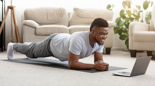 How Do Online Personal Trainers Keep You on Track
