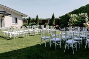 How to Plan a Backyard Wedding That Feels Like a Luxury Event How to Plan a Backyard Wedding That Feels Like a Luxury Event